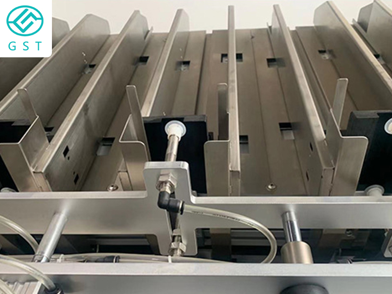 如何注意面膜灌裝封口機(jī)的安全衛(wèi)生?