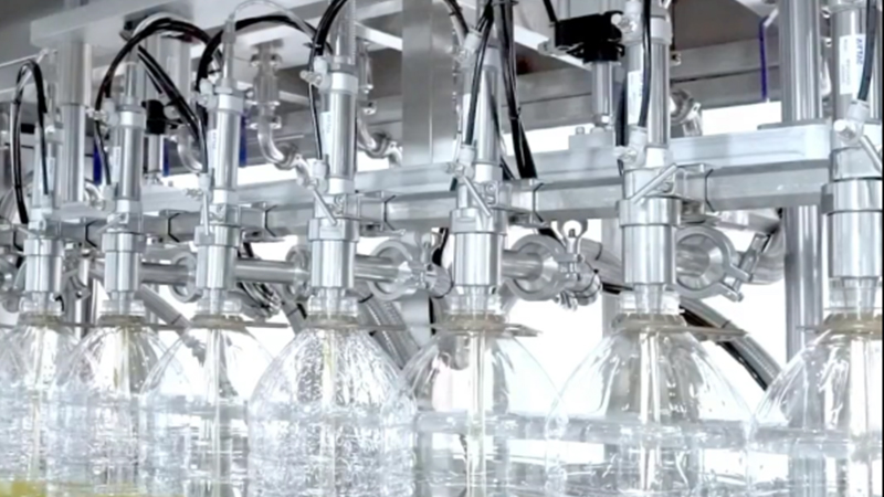 全自動灌裝機(jī)生產(chǎn)線價格影響因素及選購指南