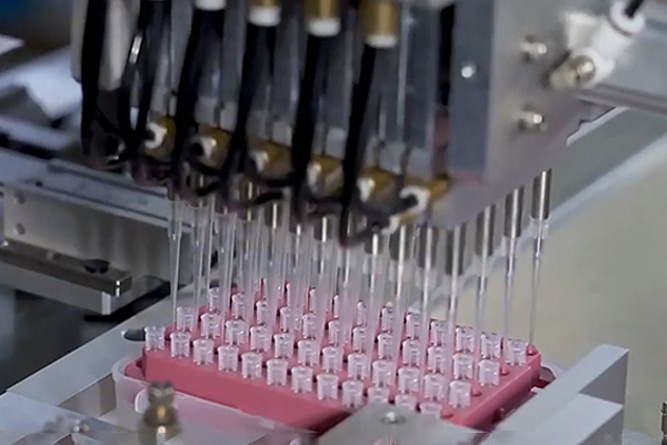移液吸頭自動塞芯裝盒機：高效精準(zhǔn)的智能裝配解決方案