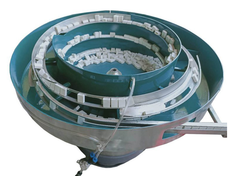 五金配件自動(dòng)組裝機(jī)制造企業(yè)向智能化生產(chǎn)