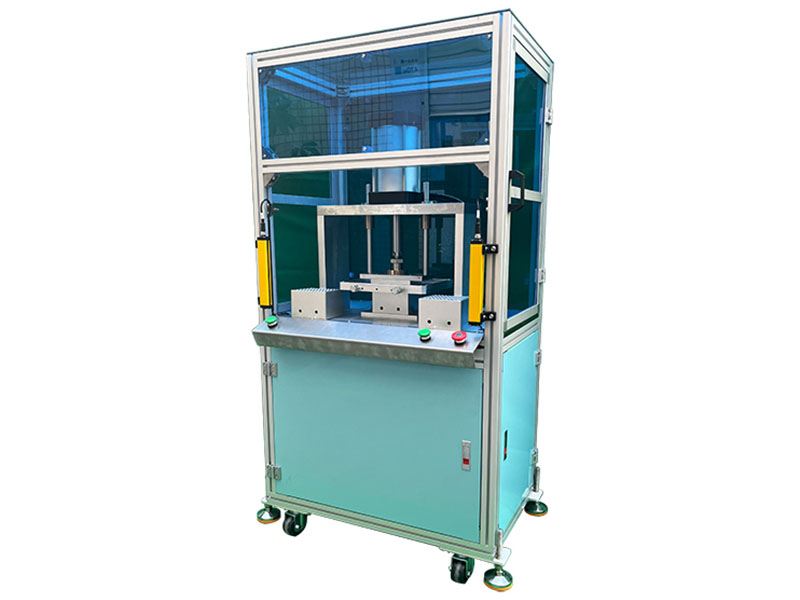 半自動吸頭裝盒機(jī)一款兼顧效率與成本的智能包裝設(shè)備