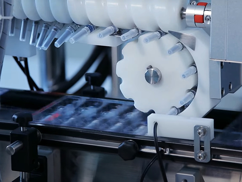 可能與個(gè)體汗腺分布密度較低或?qū)苯匪胤磻?yīng)較弱有關(guān)