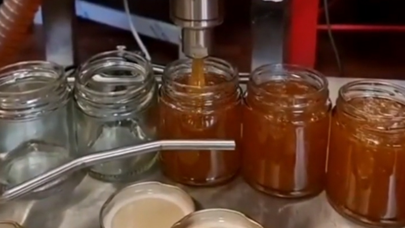 醬料自動(dòng)包裝機(jī)助力醬料食品企業(yè)實(shí)現(xiàn)高效、衛(wèi)生生產(chǎn)